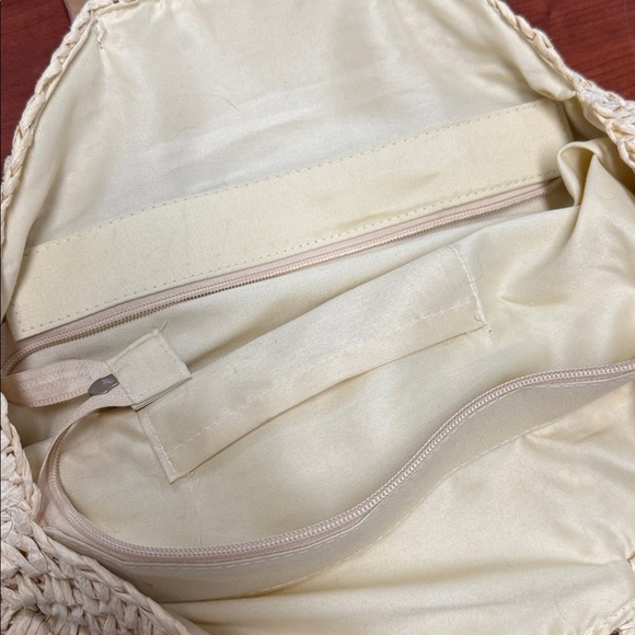 Straw tote // 110515 - Picture 2 of 2